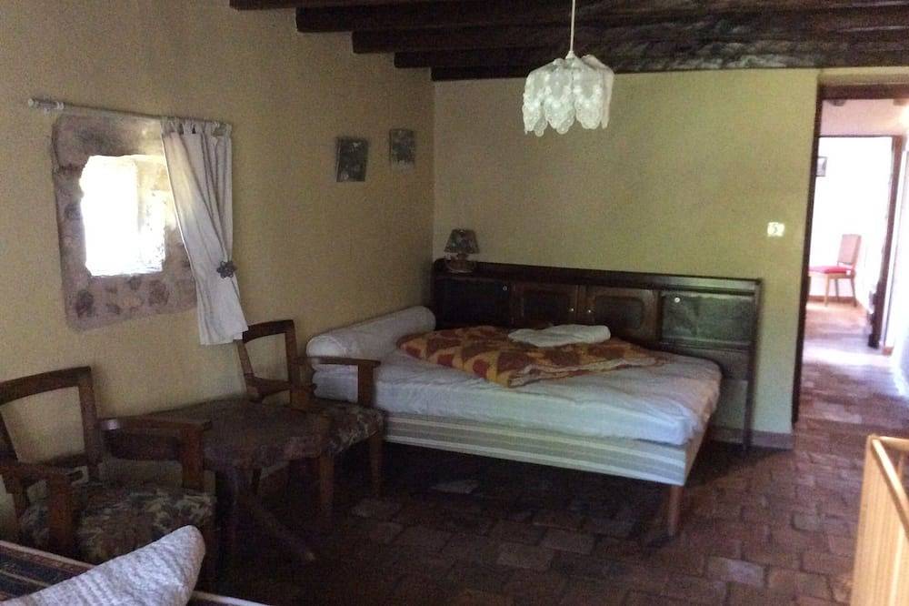 Rustic cottage 8km from Monpazier in Belvès, Dordoña