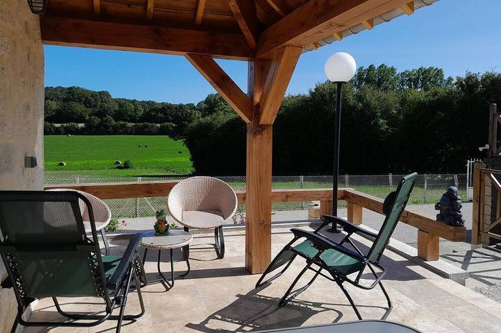 Gîte pour 2 personnes, avec jardin et terrasse dans Perche-en-Nocé