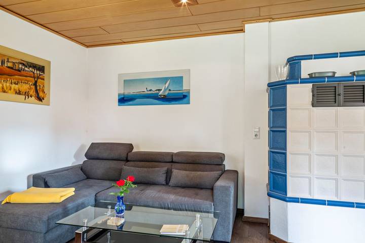 Holiday Home 'Ferienhaus Englburg' with Private Terrace, Private Garden and Wi-Fi in Tittling, Eastern Bavaria