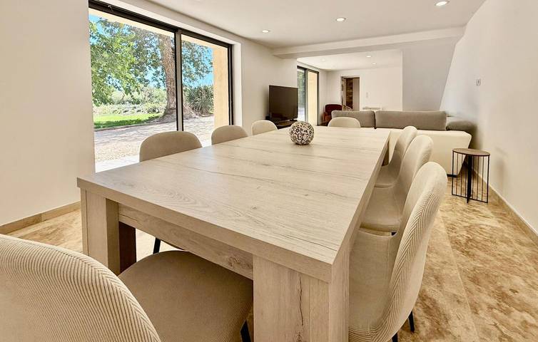 Gemütliche Wohnung mit Pool, Terrasse & WiFi in Saint-Martin-de-Crau, Mittelmeerküste (Frankreich)