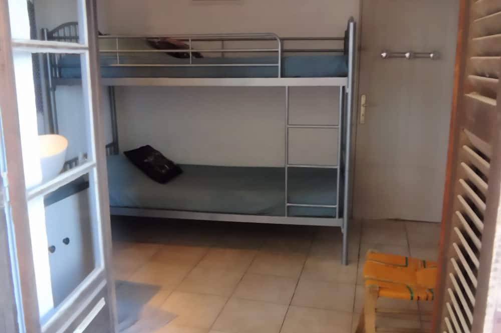 Ganze Wohnung, 2-bedroom apartment 5 km from the beautiful beaches of Ile Rousse in Santa-Reparata-di-Balagna, Calvi und Umgebung