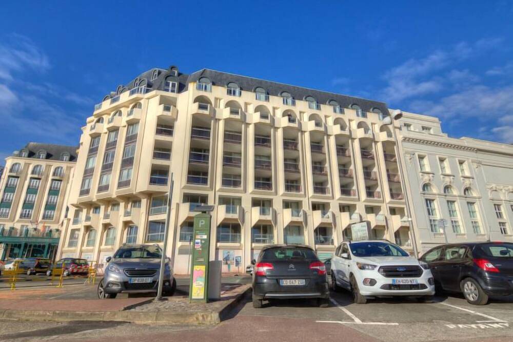 Apartamento entero, Le Beach by Interhome in Trouville-sur-Mer, Region de Lisieux