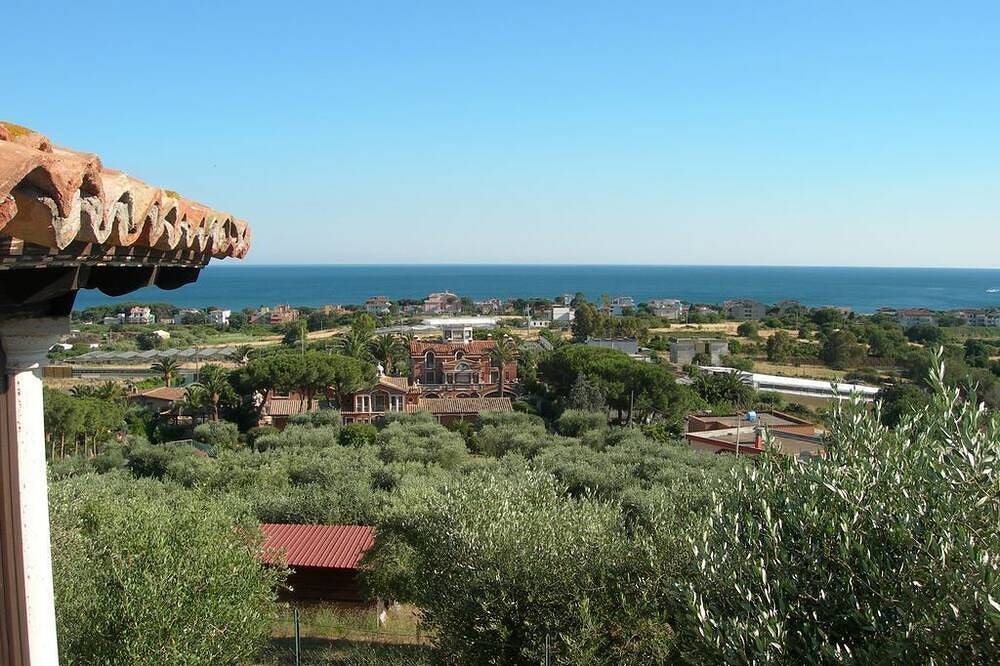 Panoramic Sea View Nuraghe C Typical Dwellings in Santa Marinella, Provincia de Roma