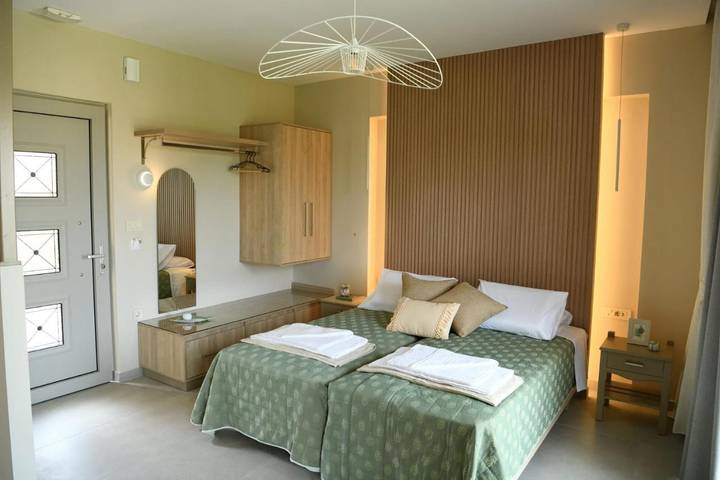 Appartement de vacances pour 2 personnes, avec terrasse ainsi que jardin et piscine