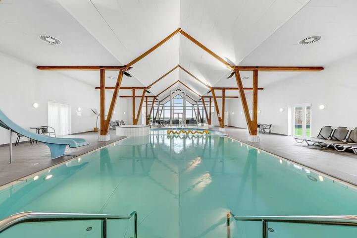 Feriehus for 40 personer, med terrasse og sauna - 1