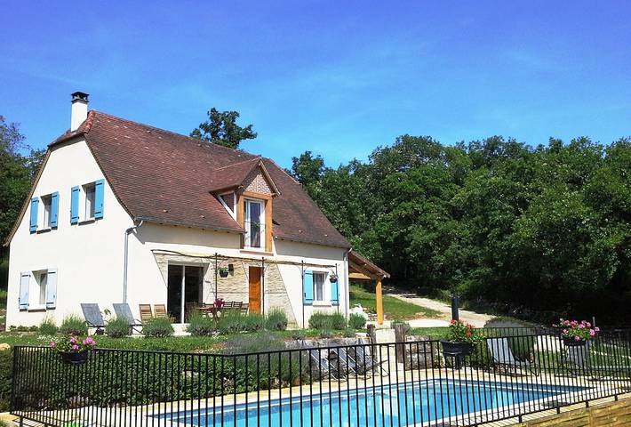 Villa pour 8 personnes, avec terrasse ainsi que piscine et jardin dans Sud Ouest de France