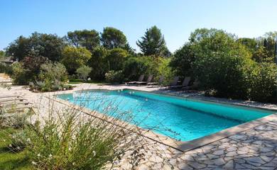 Gîte pour 6 personnes, avec piscine ainsi que jardin et vue, adapté aux familles à Saint-Jean-de-Cuculles