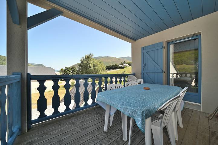 Apartamento entero, Apartamento 'Arreau'xygène Dúplex 7-9 pers. con vistas, piscina y Wi-Fi in Arreau, Pirineos franceses