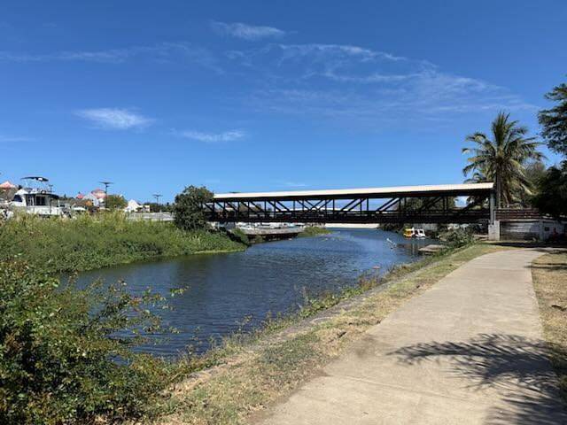 Gîte pour 4 personnes, avec vue et terrasse dans Office De Tourisme De Saint Paul - 2