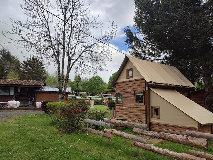 Camping La Vallée - Zelt 4 personen - Biwak-Familie in Perpezat, Regionaler Naturpark Volcans d'Auvergne
