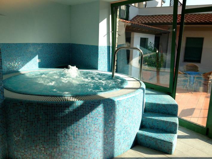 Ferienwohnung für 5 Personen, mit Balkon/Terrasse und Kinderpool sowie Pool in Pietra Ligure Gemeinde