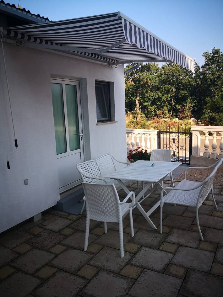 Ferienwohnung für 4 Personen, mit Balkon/Terrasse in Biograd na Moru