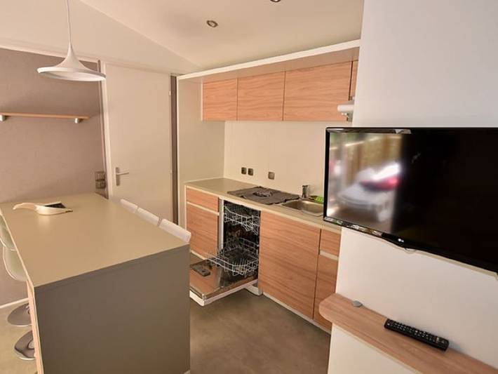 Mobil home pour 2 personnes, avec piscine, animaux acceptés à Méolans-Revel - 2