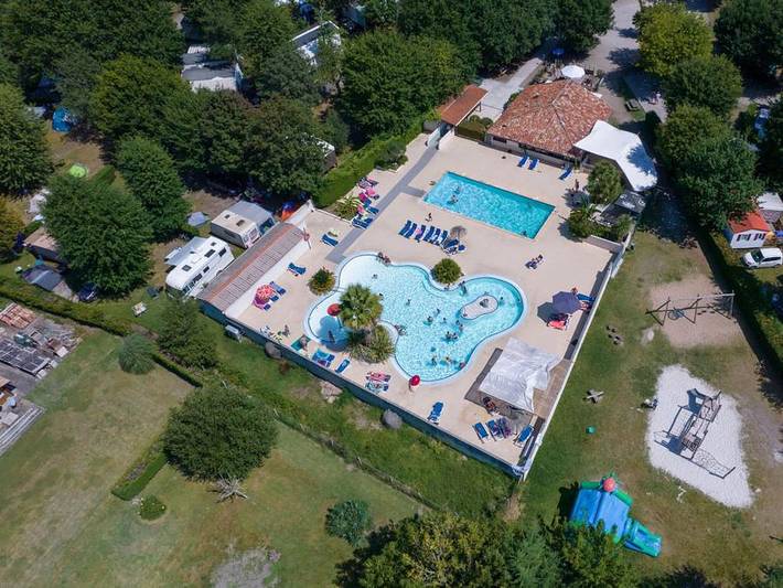 Camping les Bruyères - Mobilheim 2/6 personen - 3 Zimmer - TV in Sainte-Eulalie-en-Born, Côte d’Argent