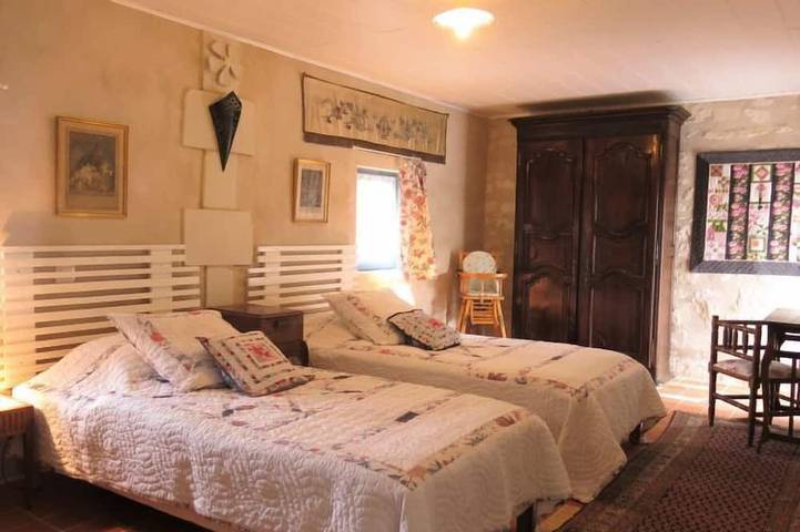 Location de vacances pour 2 personnes, avec terrasse, animaux acceptés à Huismes - 4