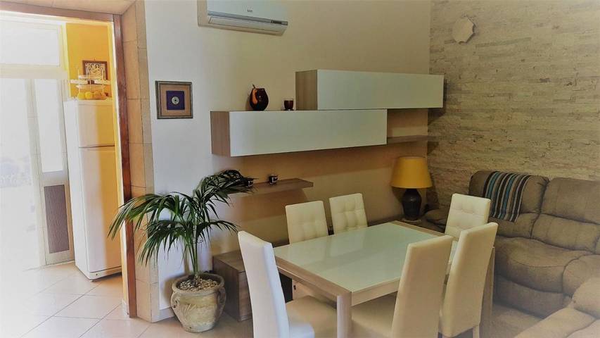 Location de vacances pour 2 personnes, avec jardin ainsi que vue sur le lac et vue, animaux acceptés à Cabras - 2