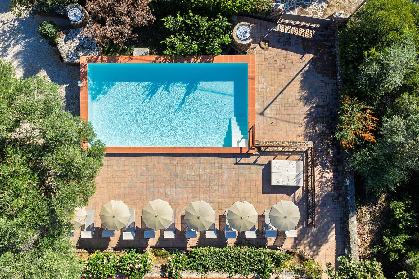 Appartement entier, Appartement de vacances "Villa Mula 3" avec vue sur la mer, Wi-Fi, terrasse et piscine partagée in Orosei, Province de Nuoro
