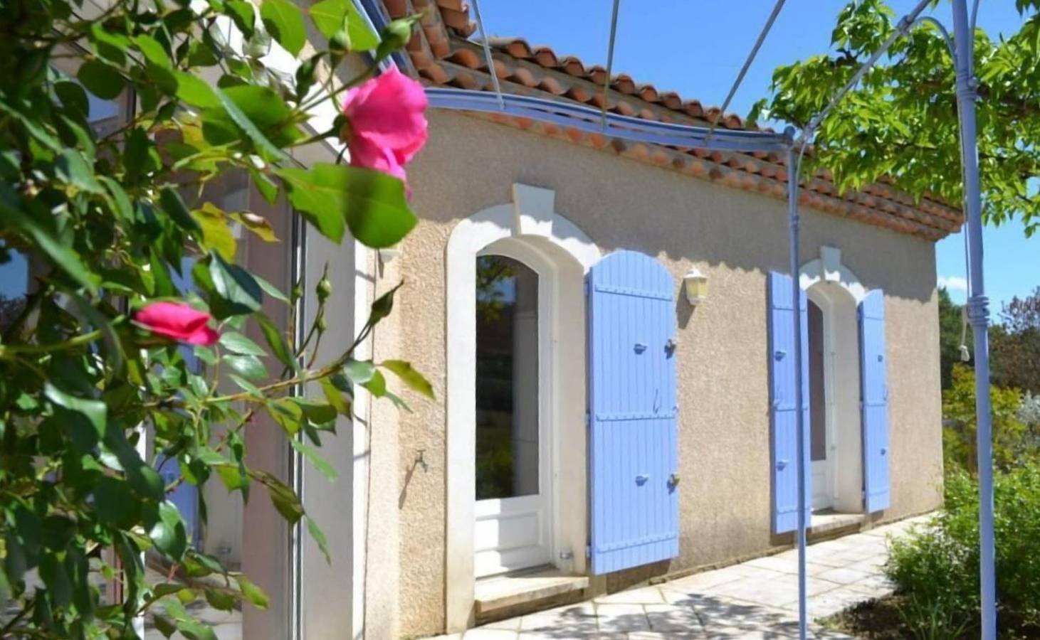 Villa provençale très proche de Vallon-Pont-d'Arc in Lagorce, Ardèche