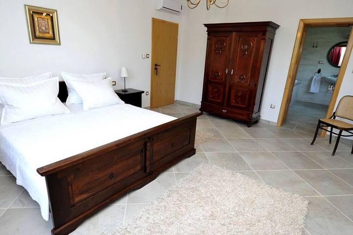 Alleinstehendes Ferienhaus mit Swimmingpool in Makarska Riviera