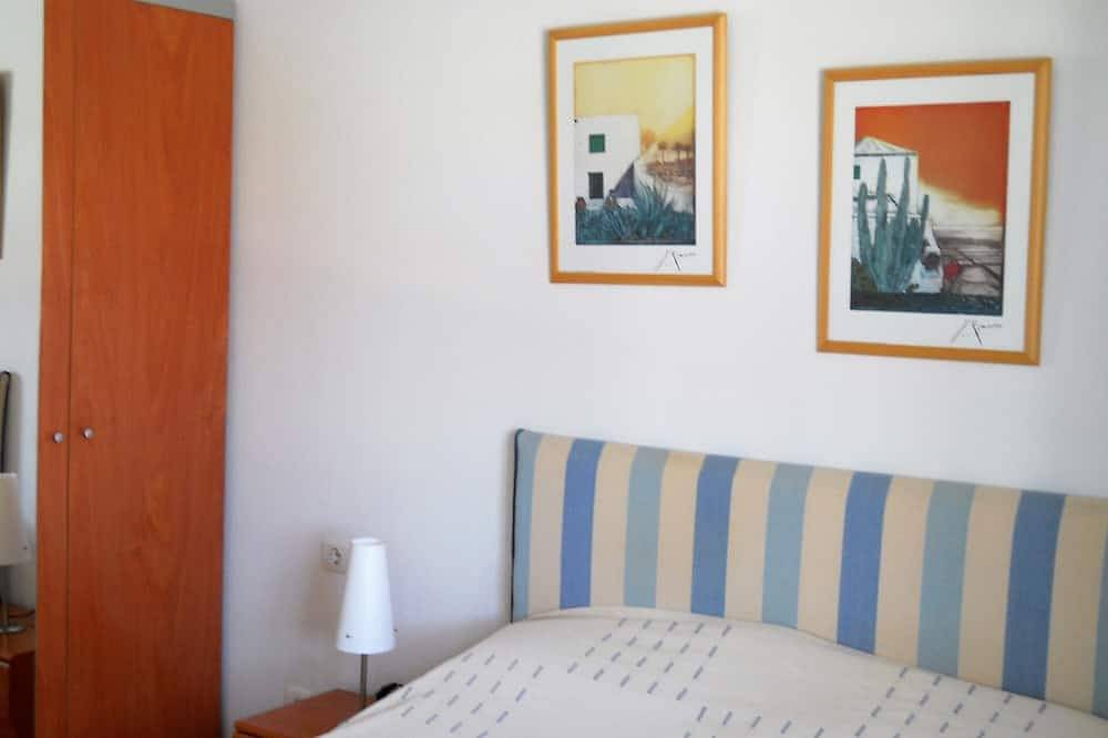 Schöne Villa, Klimaanlage, kostenloses Wi-Fi & privater Pool, in Las Coloradas, Playa Blanca. in Playa Blanca, Yaiza