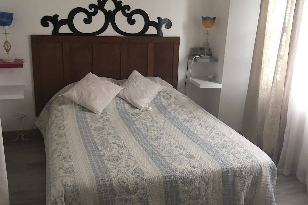 Listed house 5 min walk from beach and shops in Jard-sur-Mer, Vendée