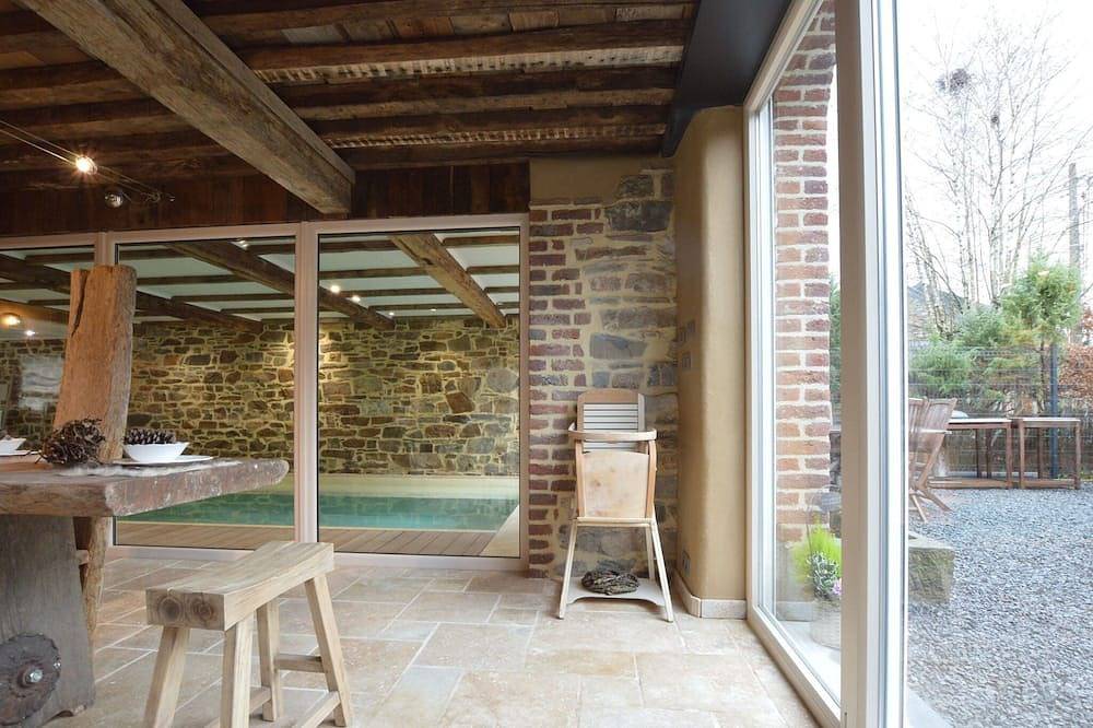 Landhaus in Theux mit Pool und Sauna in La Reid, Theux