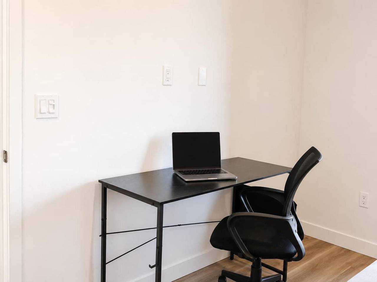 Geheel appartement, Bright   Cozy Getaway with Pool Free Parking 10 mins Disneyland in Santa Ana, Orange County