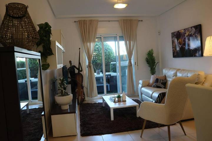 Apartamento de vacaciones para 4 personas, con piscina además de jardín y vistas - 1
