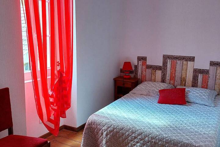 Location de vacances pour 6 personnes, avec terrasse et jardin à Campagne (homonymie) - 4