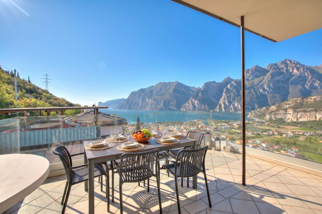 Villa Paradise View With Private Pool in Nago-Torbole, Prealpi Gardesane