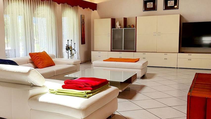 Villa für 23 Personen, mit Terrasse in der Schweiz - 2