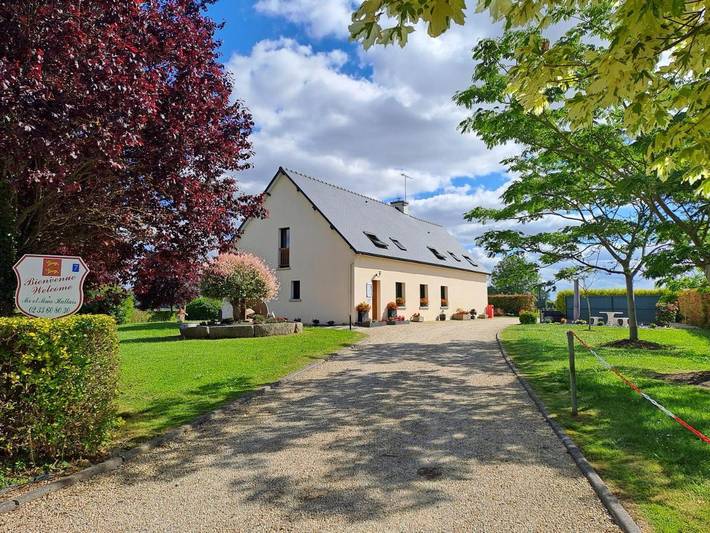 Chambre d’hôte pour 2 personnes, avec Terrasse ainsi que Jardin et Vue à Pontorson