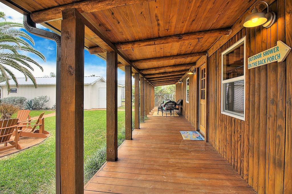 Enjoy the breeze at Nine Palms Cottage in Port Aransas, Mustang Island