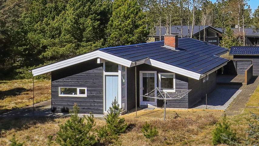Ferienhaus für 7 Personen, mit Whirlpool und Terrasse in Bratten