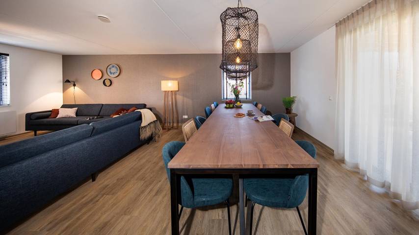 Vakantiehuis voor 20 personen, with Terras and Tuin as well as Kinderzwembad and Zwembad in Thorn