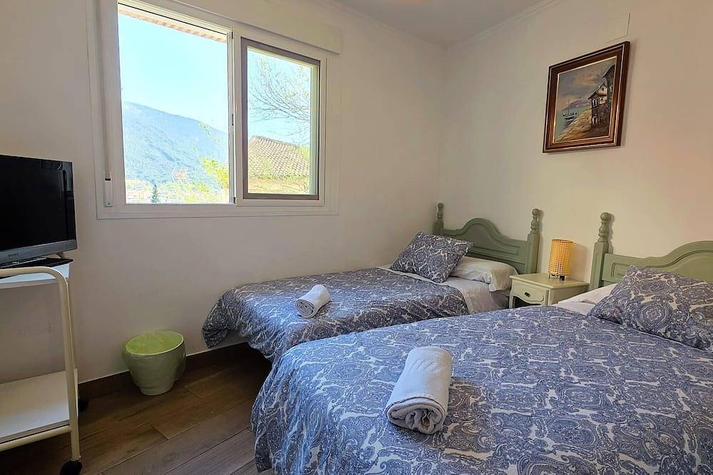 Apartamento entero, V3 Casa del Castillo Vut 1ª planta in La Adrada, Provincia de Ávila
