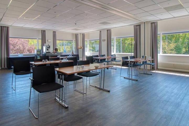 Ensuring a Very Comfortable & Memorable Stay! Indoor Pool, Free Parking! in Zütphen, IJssel