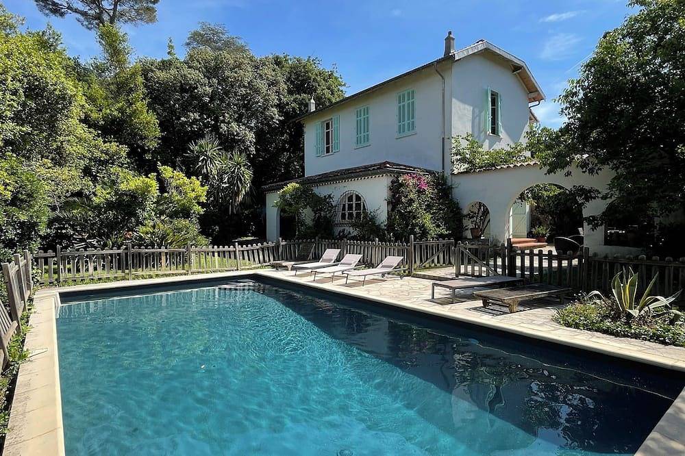 Belle villa dans Cannes jardin et piscine privés  800 m Croisette in Cannes, Côte méditerranéenne (France)