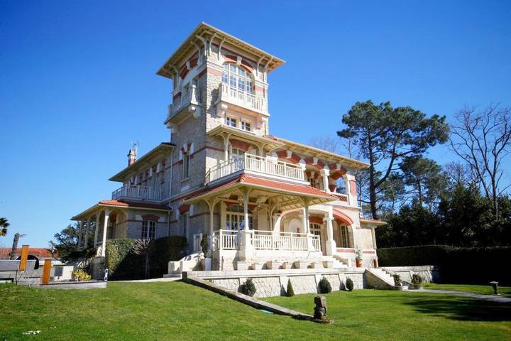 Ferienhaus für 2 Personen, mit Balkon und Terrasse sowie Garten und Pool