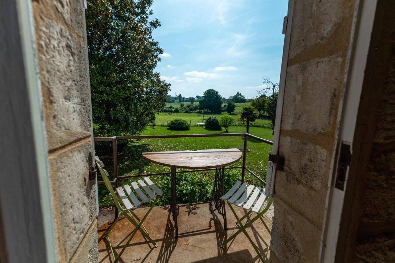 Suite campagnarde près Bordeaux, vue sur les vignes au Château Camponac in Bourg, Région de Blaye