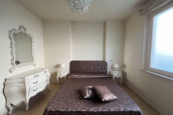Appartement entier, Jardin privé, jusqu'à 6 personnes, espace vert, à quelques pas de la mer in Lido di Camaiore, Camaiore