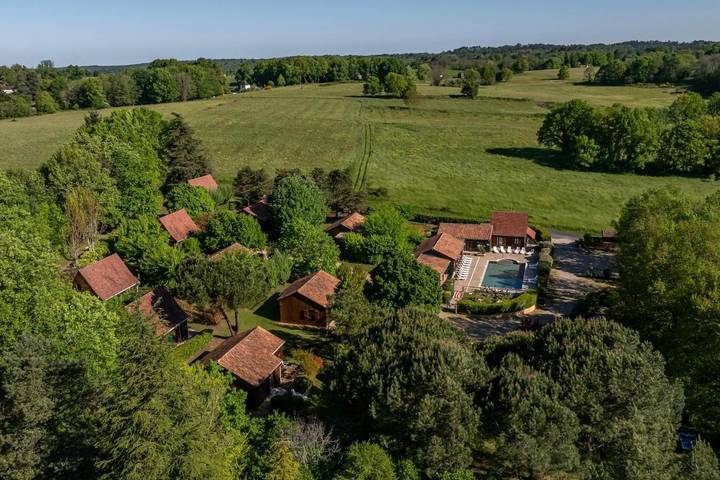 Location de vacances pour 2 personnes, avec piscine ainsi que jardin et jacuzzi, adapté aux familles à Saint-Avit-Sénieur - 2