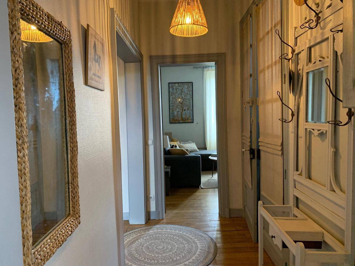 Appartement entier, Two-Bedroom Apartment in Saint-Léonard-de-Noblat, Région de Limoges