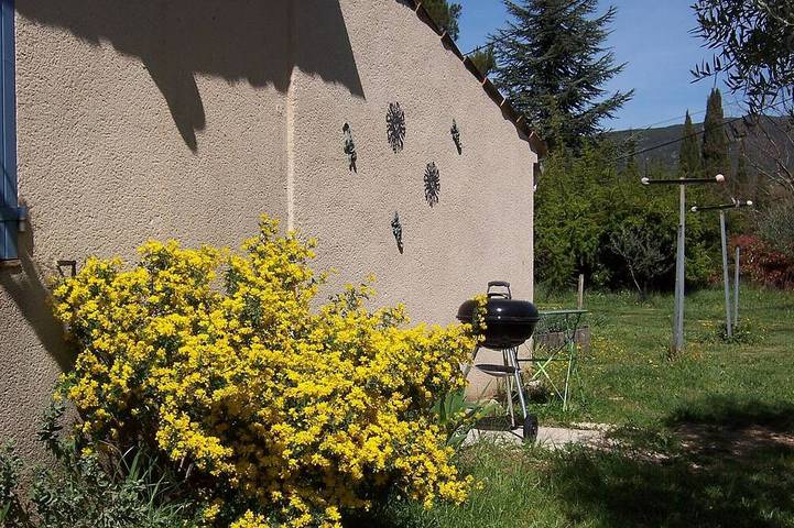 Oustaou Du Gayet, a charming vacation rental with a private pool and air conditioning in Lourmarin, Regionaler Naturpark Luberon
