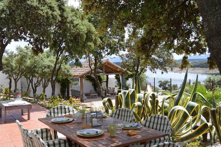Maison de campagne pour 8 personnes, avec piscine et jardin ainsi que vue et vue sur le lac, animaux acceptés à Navahermosa - 2