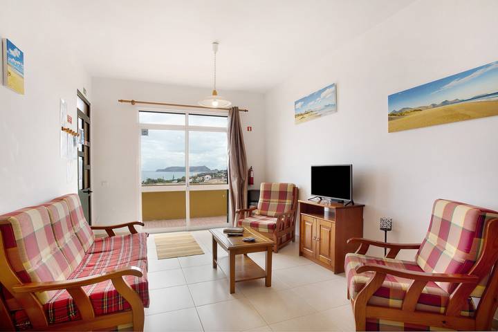 Casa de vacaciones "Cantinho Solpraia" con vistas al mar, jardín y Wi-Fi in Porto Santo, Isla de Madeira