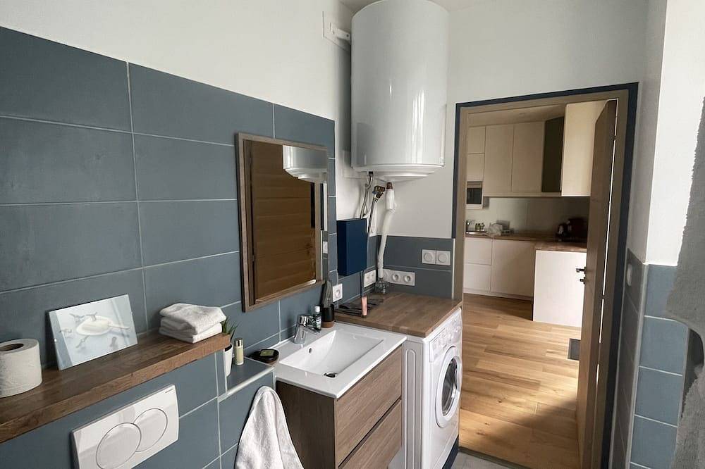 Entire apartment, Beau 2 Pièces Indépendant Dans un Parc Verdoyant in Vienne (Isère), Vienne region