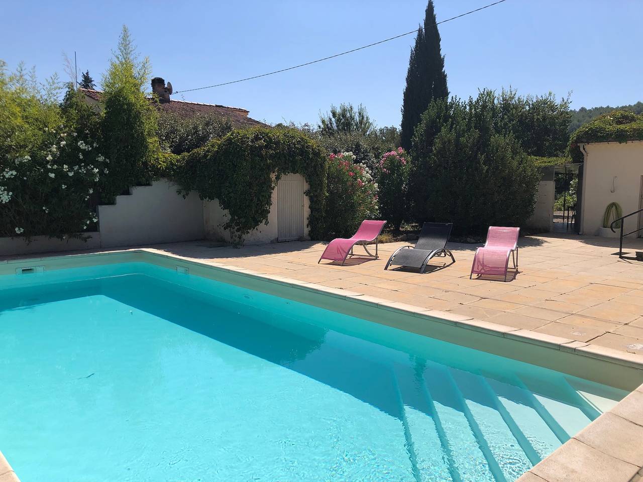 Villa 'Maison La Ribière' with Private Pool, Private Terrace and Wi-Fi in Entrecasteaux, Brignoles region