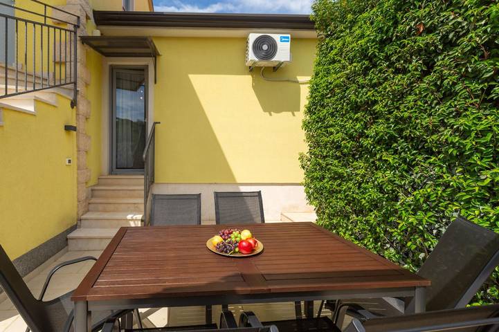 Ferienhaus für 6 Personen, mit Garten und Balkon in Kastelir - 4