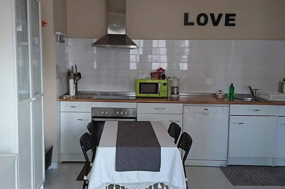 Entire apartment, Homerez - Apt in La Coruña with garden in La Coruña, Galician Coast